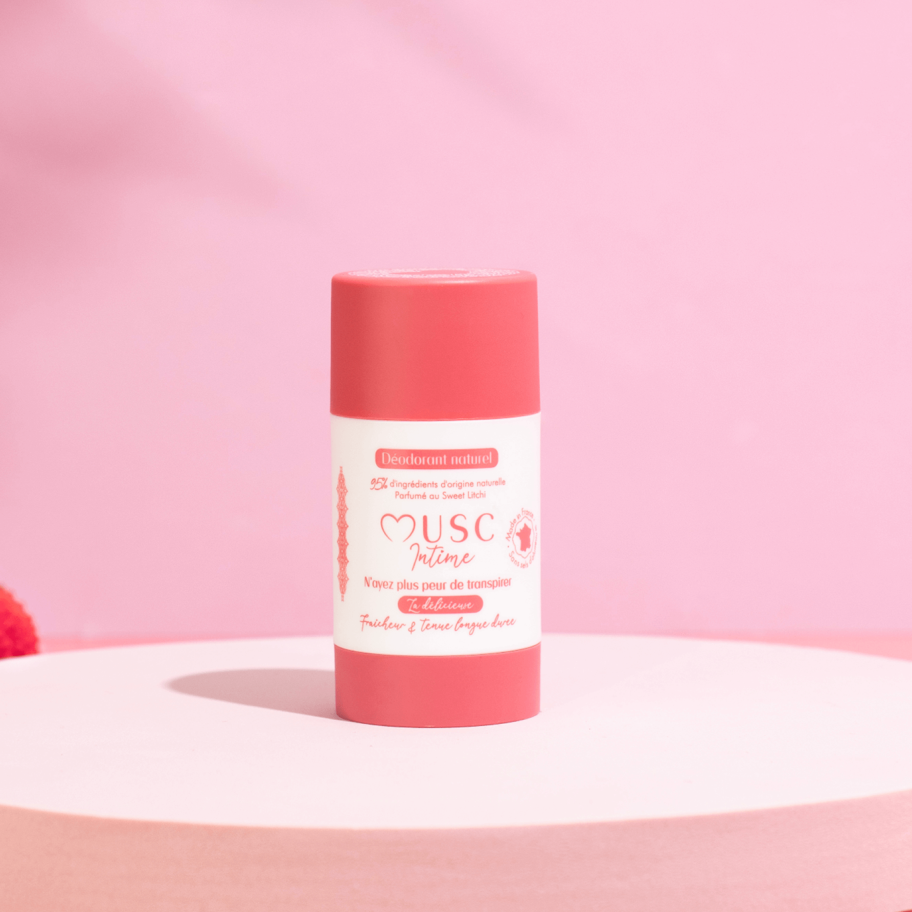 Het ritueel van de heerlijke vrouw met zoete lychee